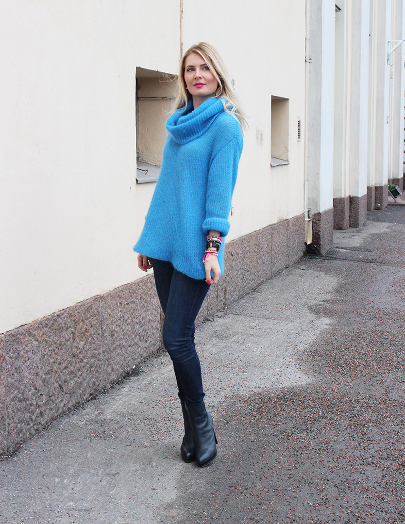 icy blue jumper 26